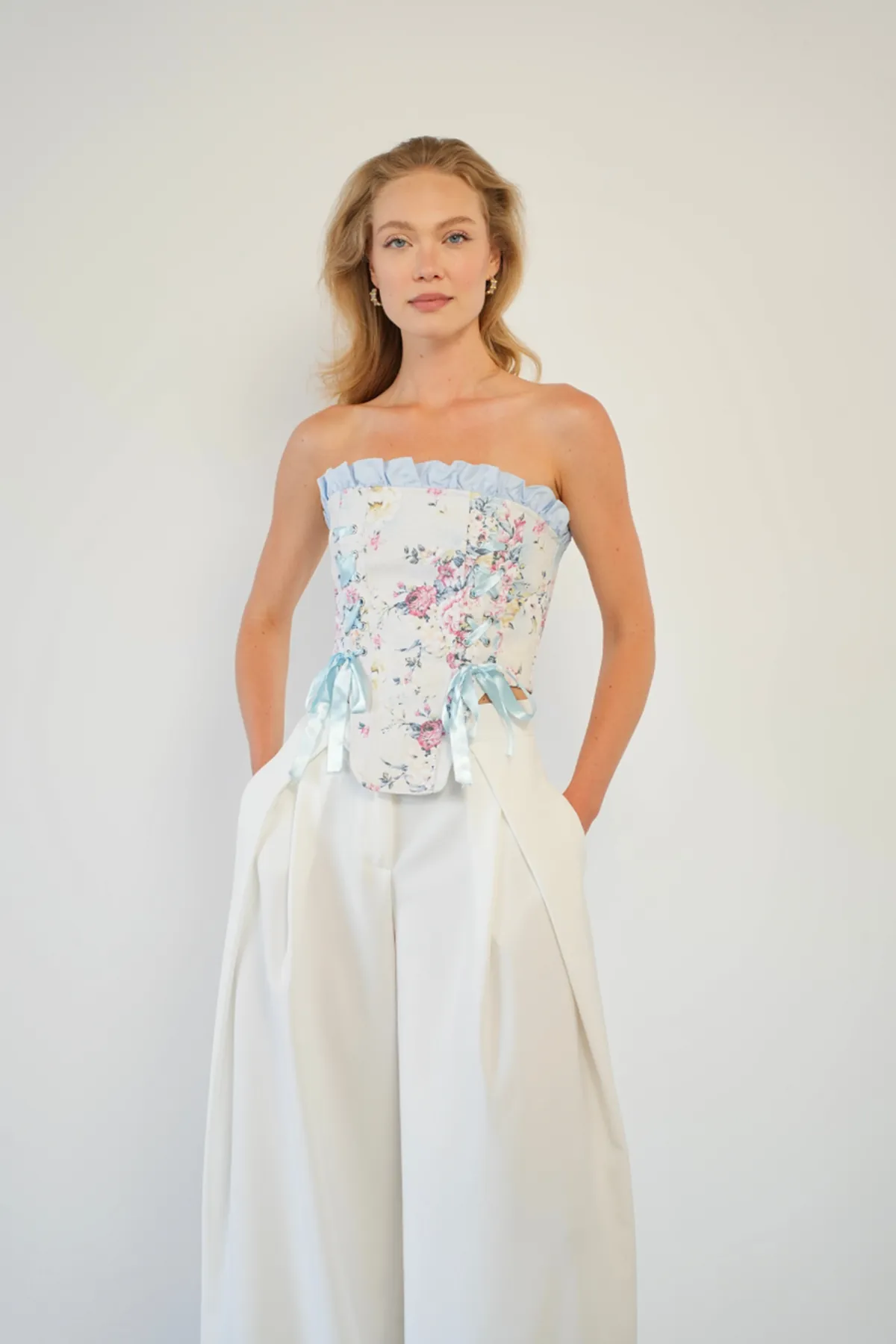 Bağlama Detaylı Straplez Crop Top - Korsaj Görünümlü Fiyonk Detaylı Şık Kadın Bluzu Pembe