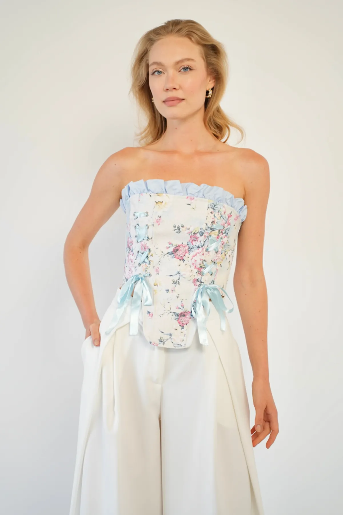 Bağlama Detaylı Straplez Crop Top - Korsaj Görünümlü Fiyonk Detaylı Şık Kadın Bluzu Pembe