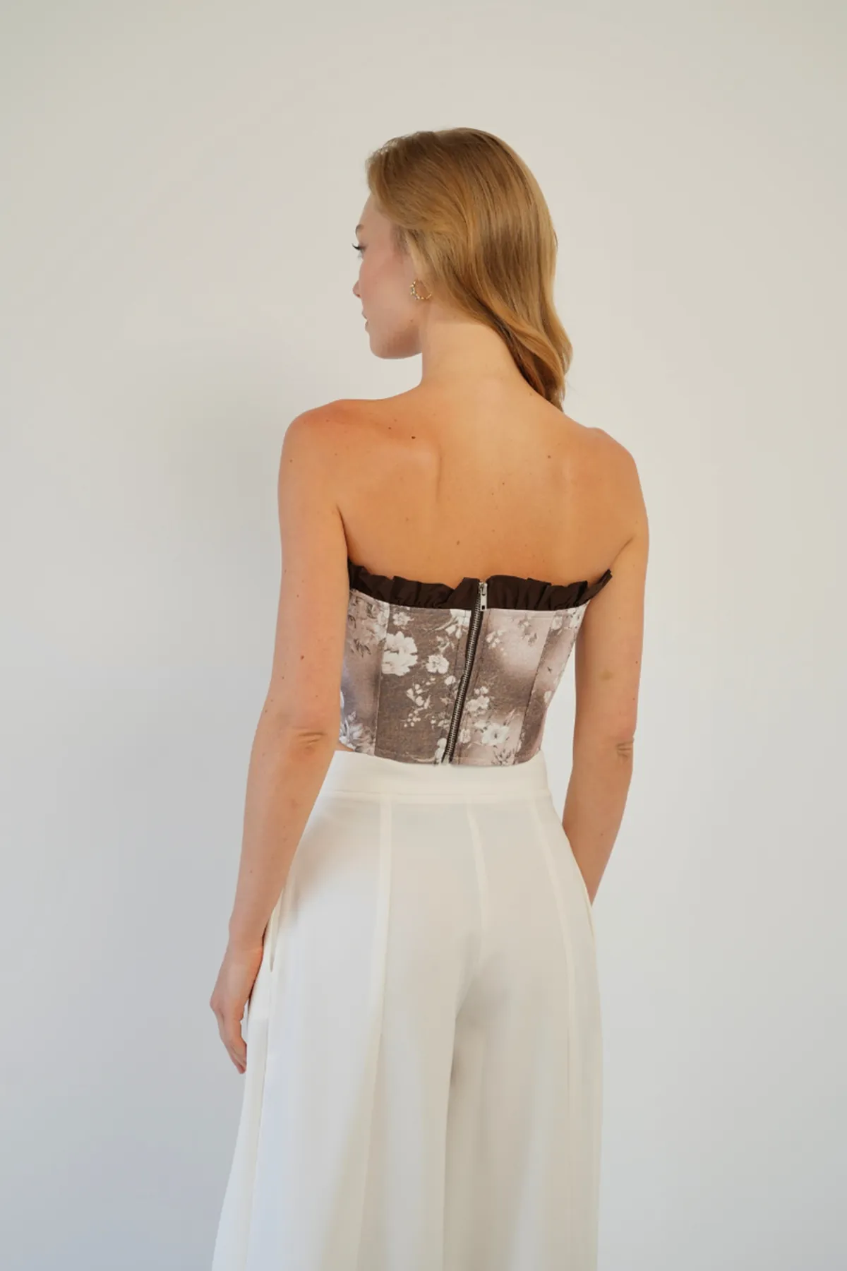 Bağlama Detaylı Straplez Crop Top - Korsaj Görünümlü Fiyonk Detaylı Şık Kadın Bluzu Kahverengi