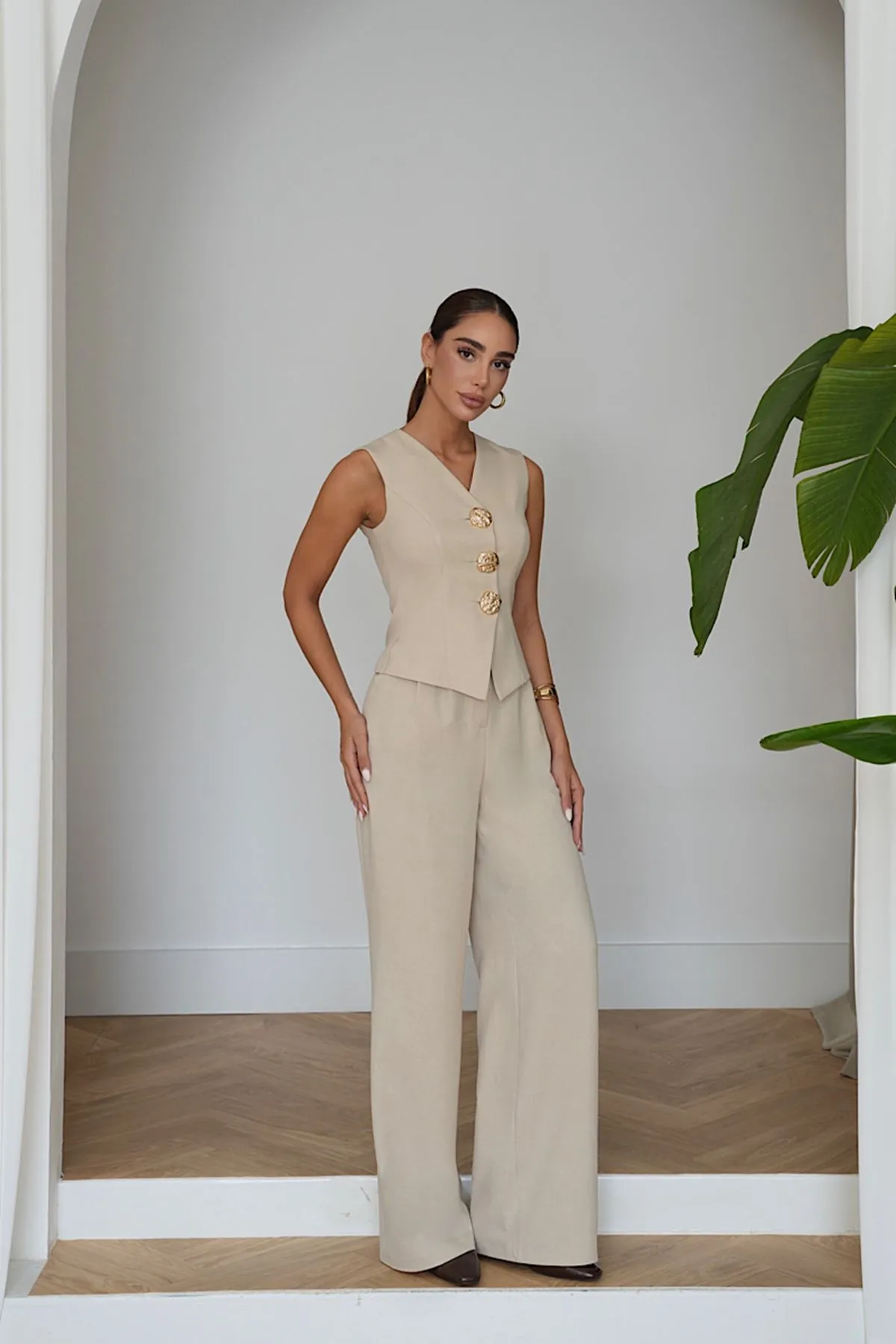 Sofya Keten Gold Düğme Detaylı Yelek Pantolon Takım -Bol Paça Şık Kadın Takımı Bej