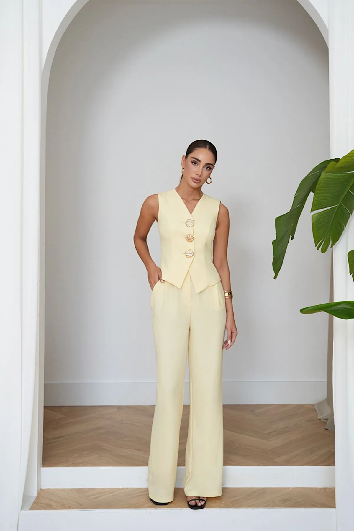 Sofya Keten Gold Düğme Detaylı Yelek Pantolon Takım -Bol Paça Şık Kadın Takımı Sarı
