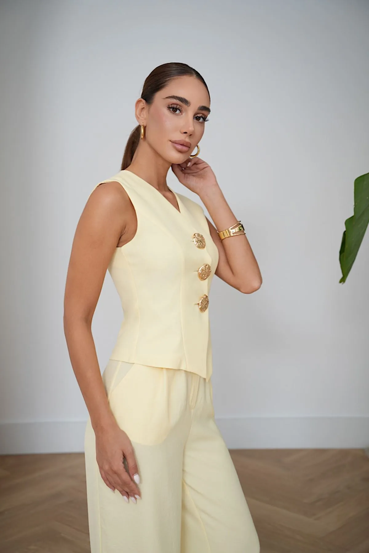 Sofya Keten Gold Düğme Detaylı Yelek Pantolon Takım -Bol Paça Şık Kadın Takımı Sarı