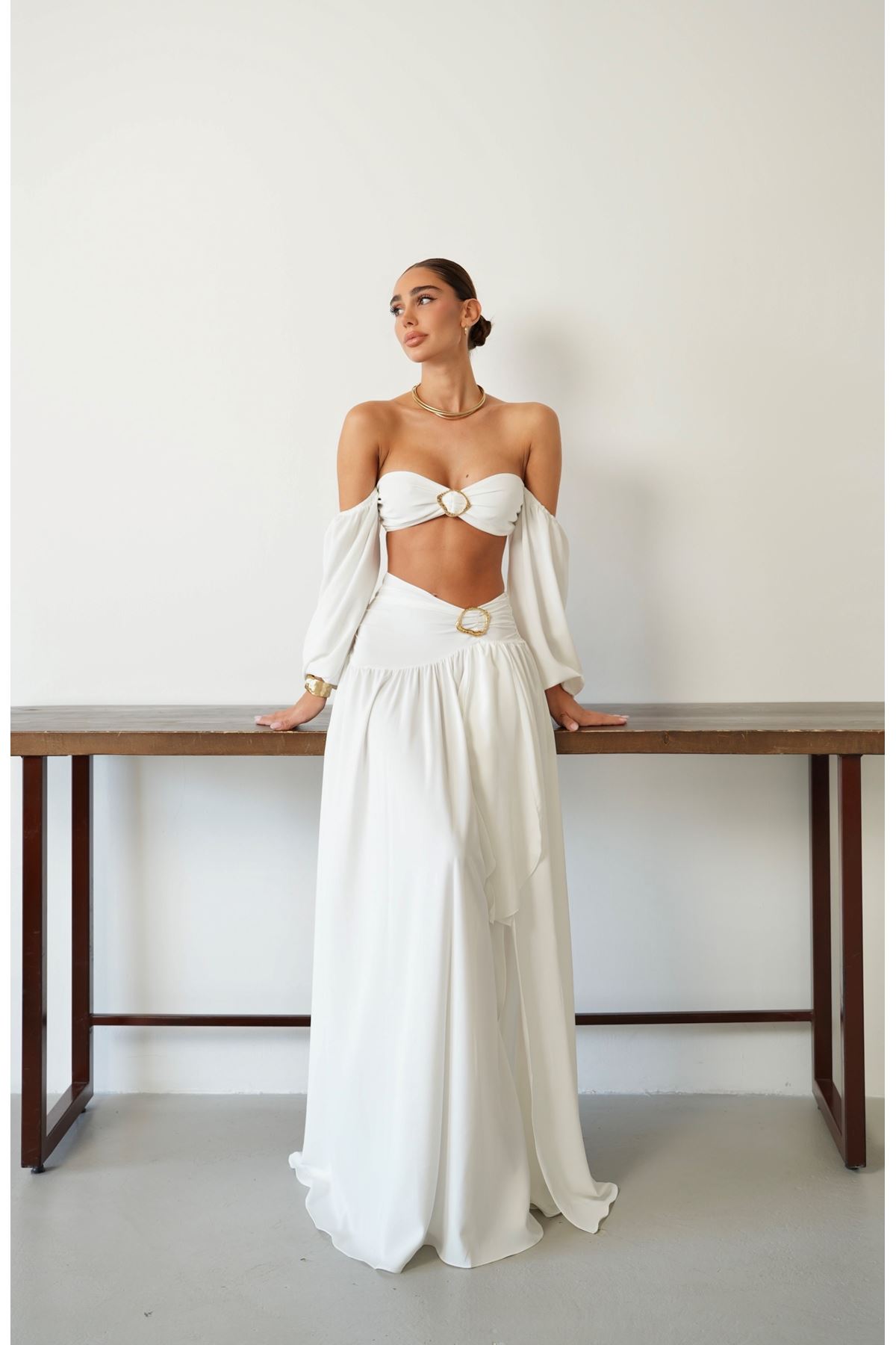 Ekru Tokalı Uzun Kollu Crop Bluz ve Maxi Etek Takım
