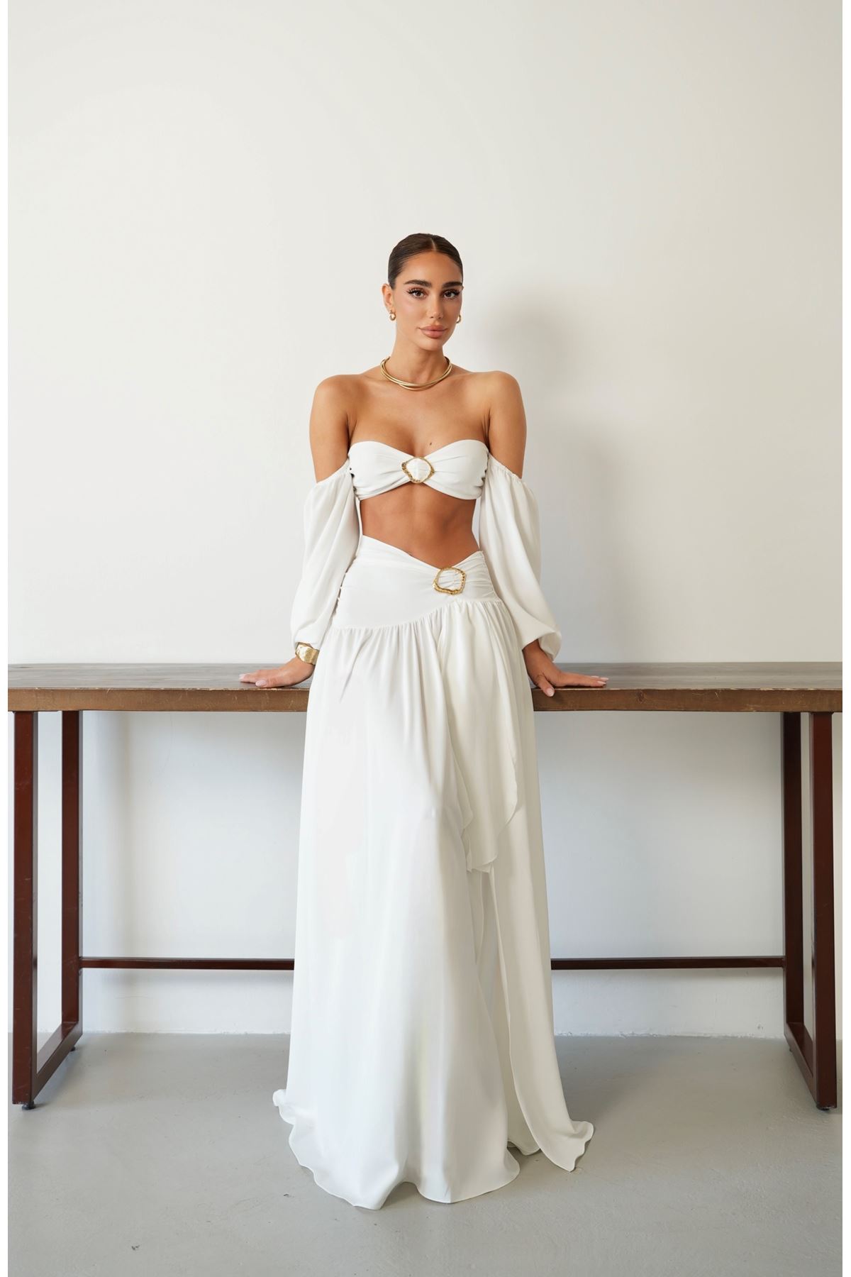 Ekru Tokalı Uzun Kollu Crop Bluz ve Maxi Etek Takım