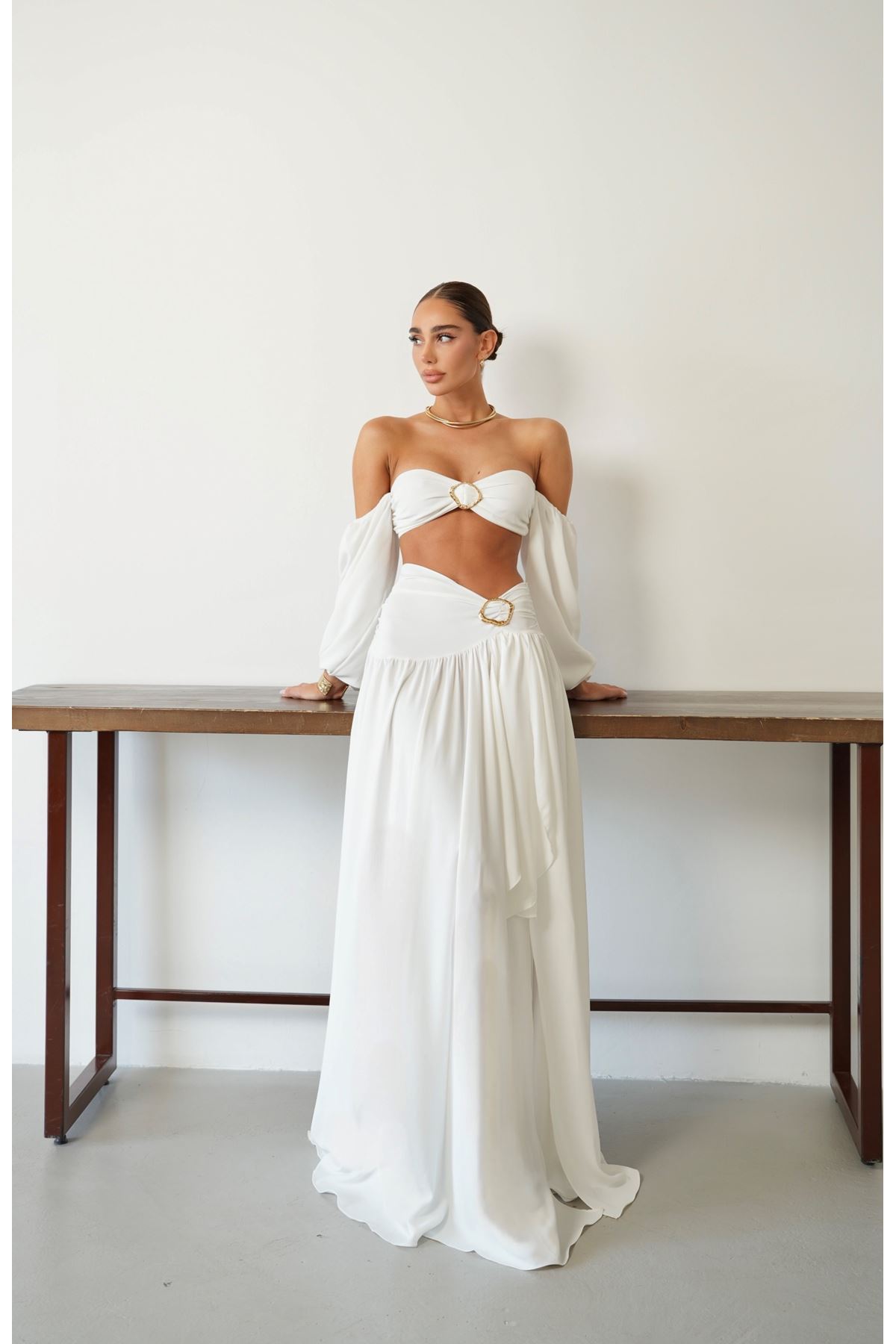Ekru Tokalı Uzun Kollu Crop Bluz ve Maxi Etek Takım