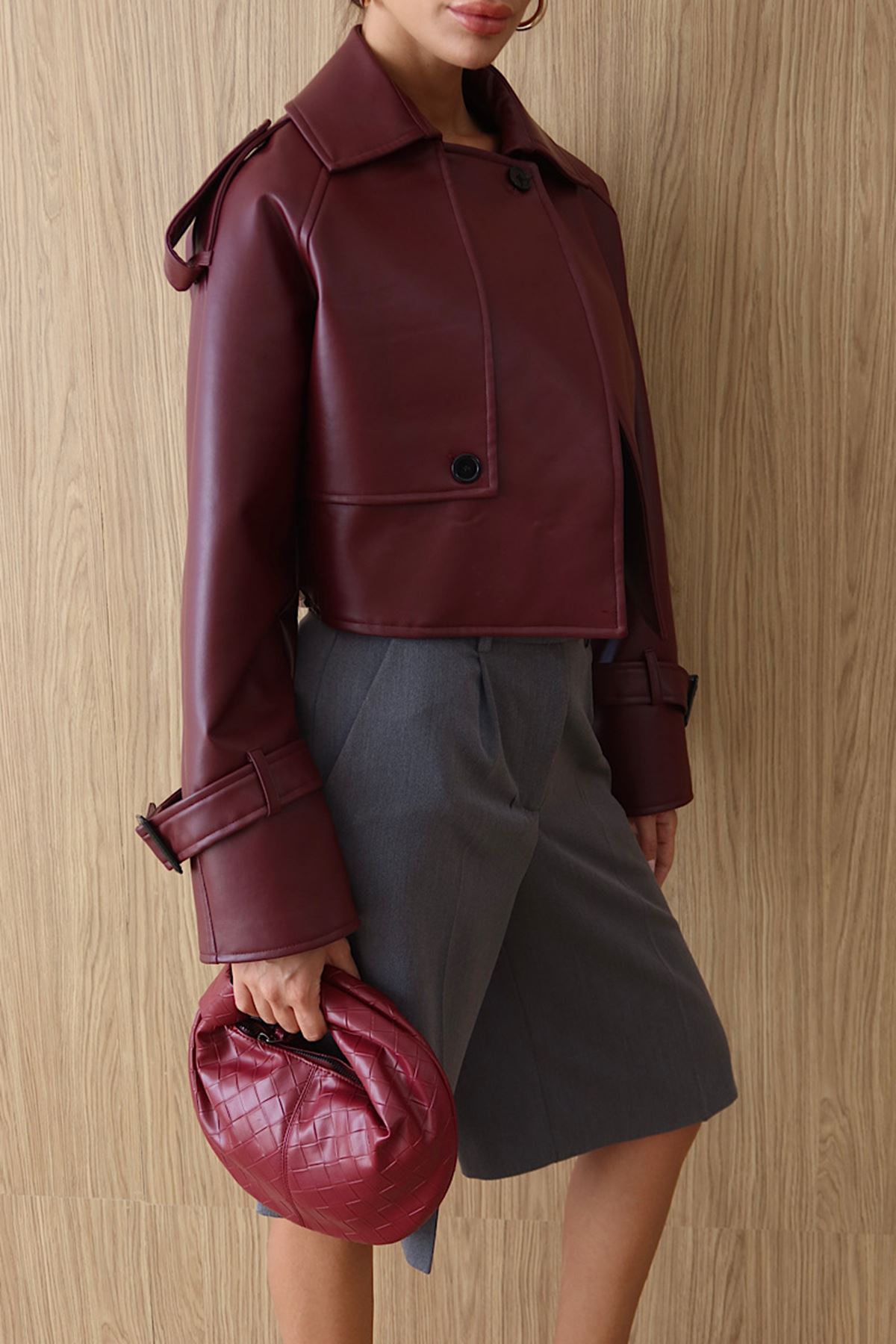 Premium Dik Yaka Kemer Tokalı Oversize Crop Suni Deri Kadın Ceket Bordo