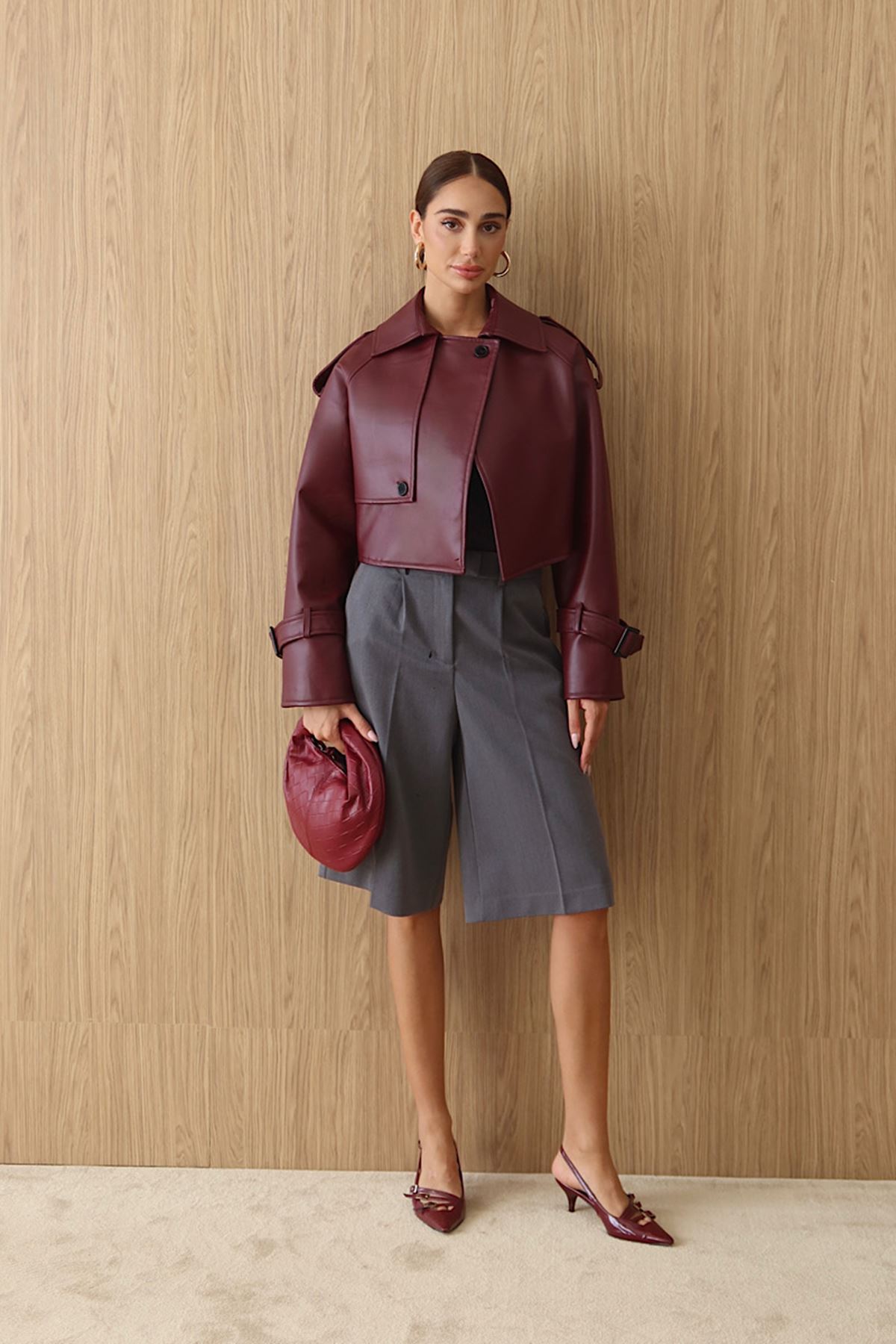 Premium Dik Yaka Kemer Tokalı Oversize Crop Suni Deri Kadın Ceket Bordo
