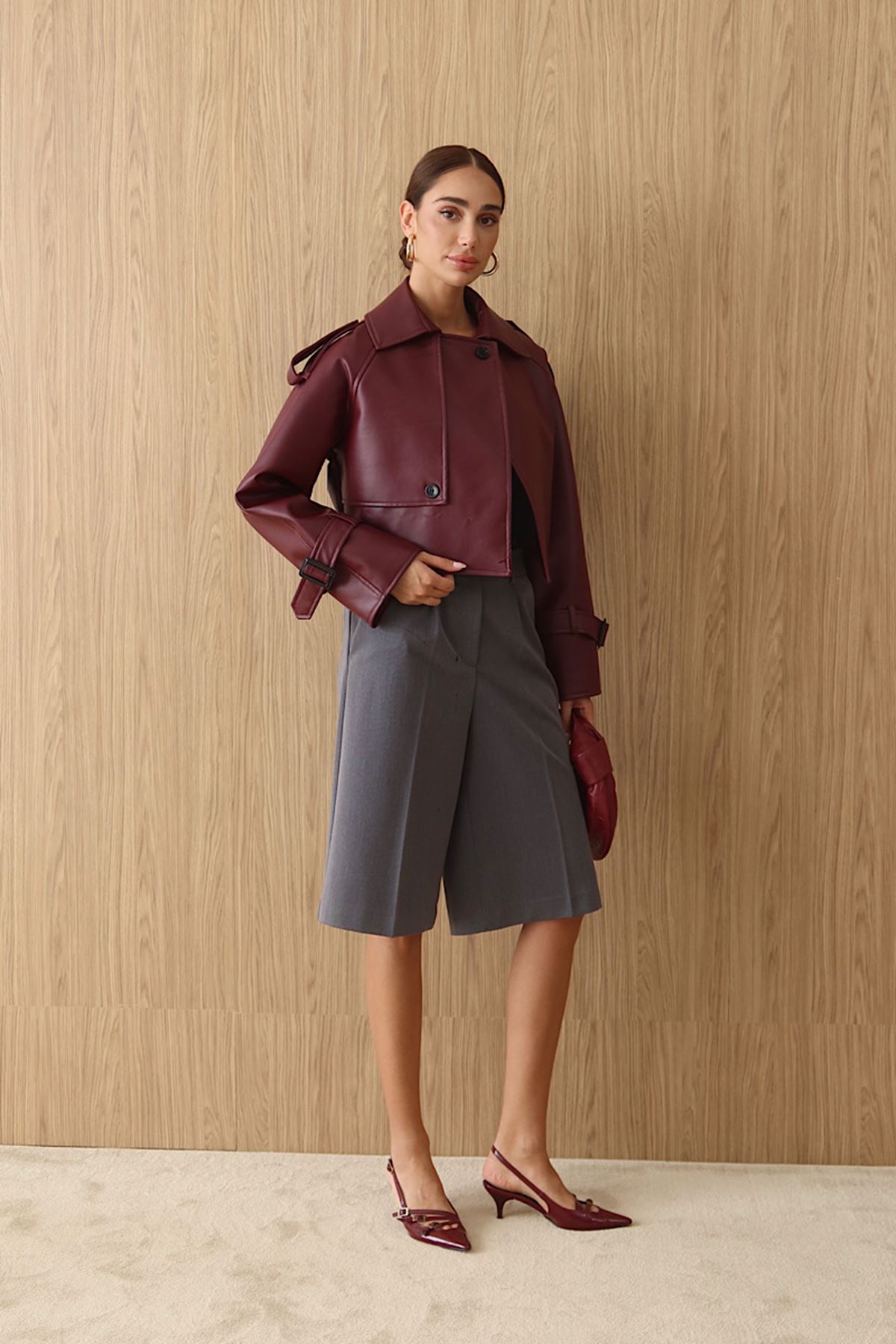 Premium Dik Yaka Kemer Tokalı Oversize Crop Suni Deri Kadın Ceket Bordo