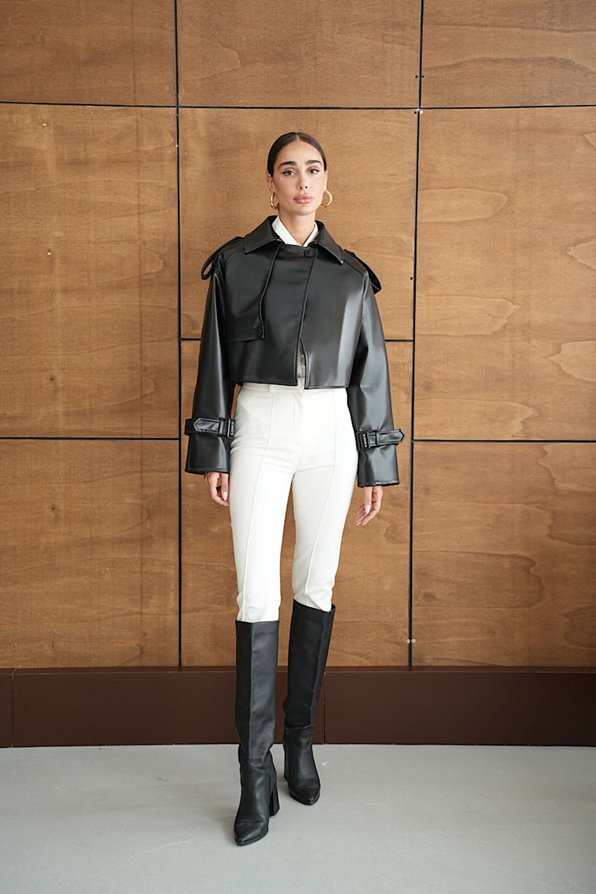 Premium Dik Yaka Kemer Tokalı Oversize Crop Suni Deri Kadın Ceket Siyah