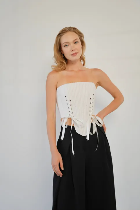 Bağlama Detaylı Straplez Crop Top - Korsaj Görünümlü Fiyonk Detaylı Şık Kadın Bluzu Beyaz