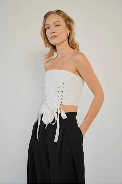 Bağlama Detaylı Straplez Crop Top - Korsaj Görünümlü Fiyonk Detaylı Şık Kadın Bluzu Beyaz