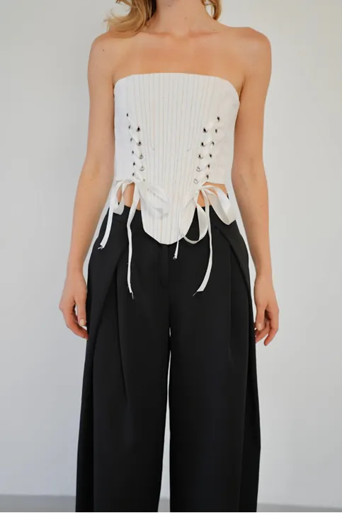 Bağlama Detaylı Straplez Crop Top - Korsaj Görünümlü Fiyonk Detaylı Şık Kadın Bluzu Beyaz
